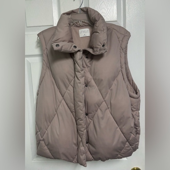 STYLUS Jackets & Blazers - Stylus Sleeveless Quilted Puffer Vest Mauve Taupe Women’s Size XL